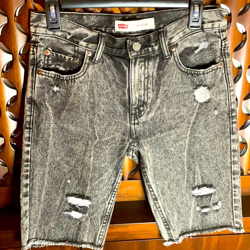 Levi’s Cropped Denim